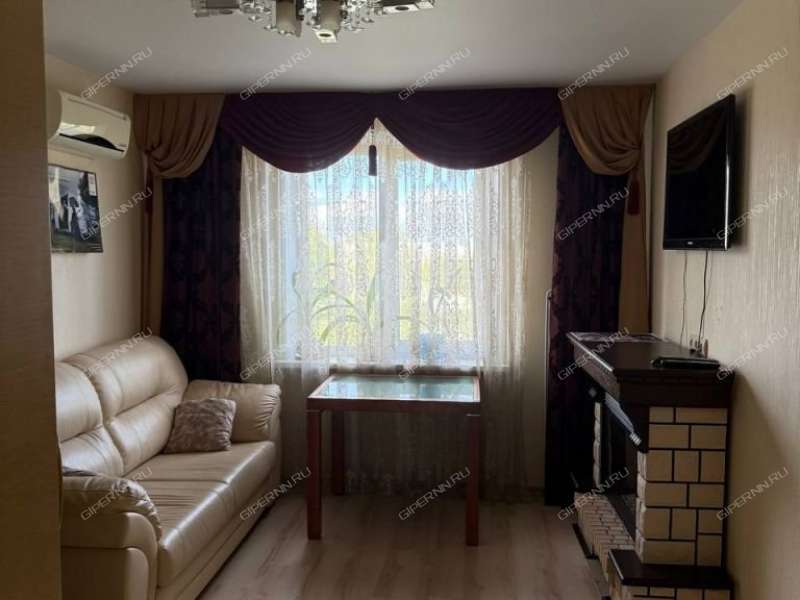 трёхкомнатная квартира на улице Коминтерна дом 22