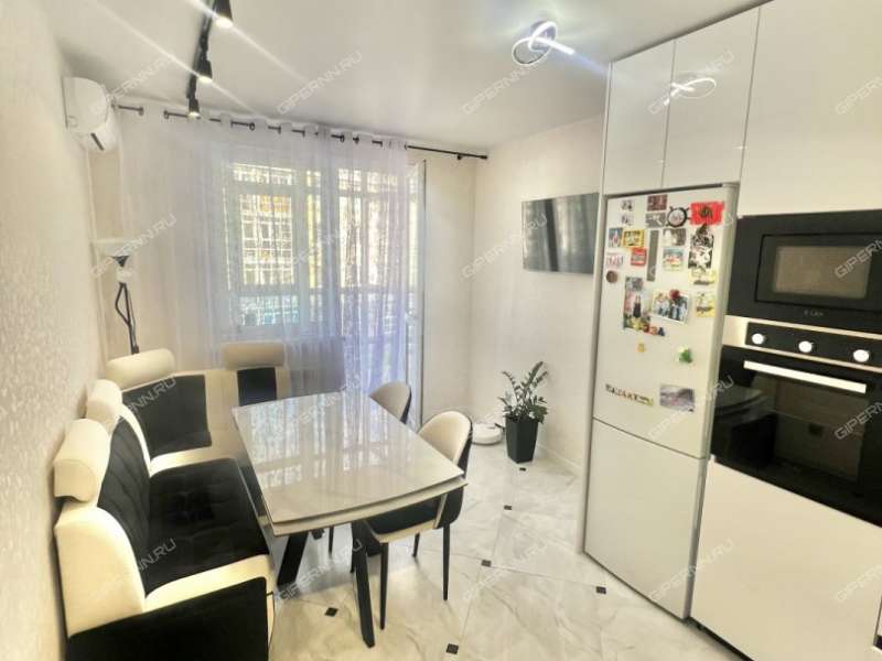 трёхкомнатная квартира в 6-м микрорайоне дом 36 город Кстово