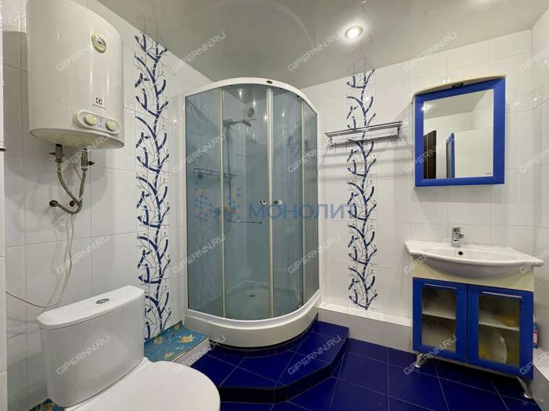 трёхкомнатная квартира на бульваре 60-летия Октября дом 9