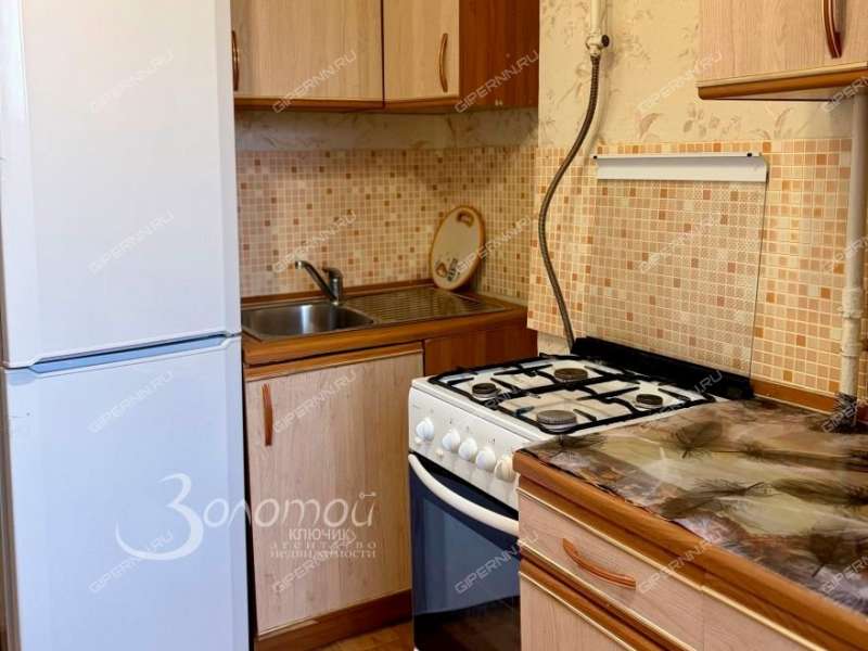 трёхкомнатная квартира на улице Героя Шнитникова дом 8