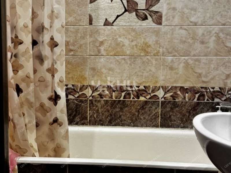 трёхкомнатная квартира на улице Карла Маркса дом 18